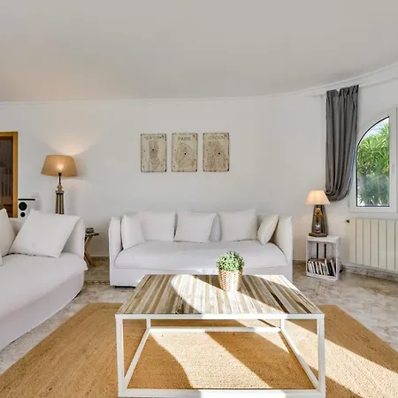 Guzman - Anneida Vila *