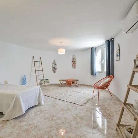 Guzman - Anneida Vila