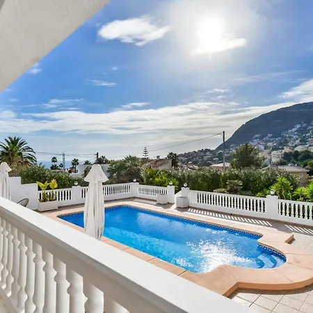 Guzman - Anneida Vila