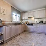 Villa Guzman - Anneida Calpe
