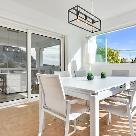 Villa Guzman - Anneida Calpe