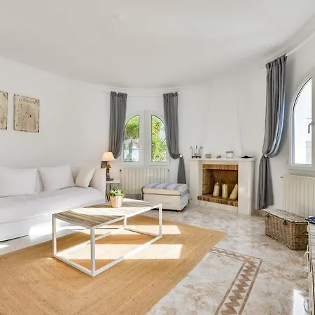 Guzman - Anneida Villa *