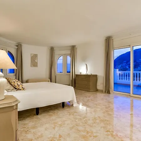 Guzman - Anneida Calp