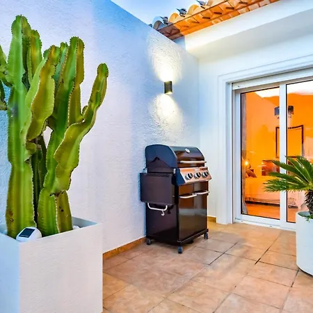 Guzman - Anneida Villa