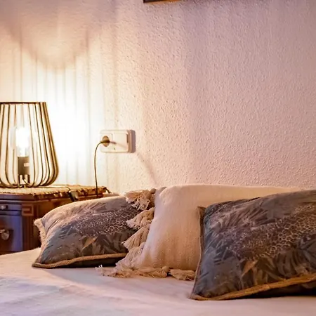 Guzman - Anneida Calp