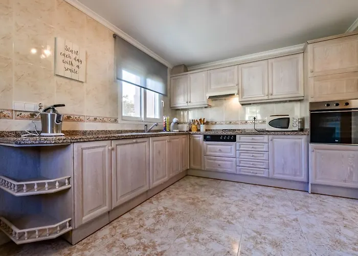 Villa Guzman - Anneida Calpe