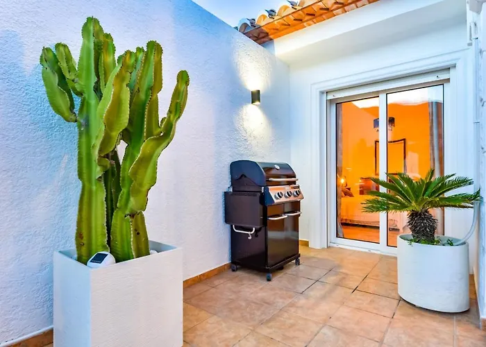 Guzman - Anneida Villa