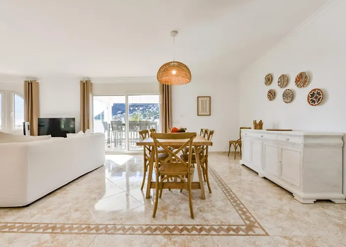 Guzman - Anneida Calpe